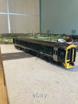 Bachmann class 158 two-car dmu set in GWR livery. DCC chipped and ready