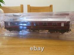 From the set hornby r1251m celebation 100 years of hornby 2 lms maroon coaches