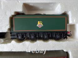 Hornby Railways Boxed Set TORNADO EXPRESS A1 Locomotive + 3 Coaches