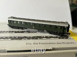 Minitrix 15875 DB Express coach Set