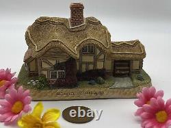 Retro 1990s DAVID WINTER Ornamental Set Of Two Ceramic Cottages BOXED