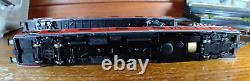 Roco 63013 HO gauge DB BR 628 two car DMU set in Red livery