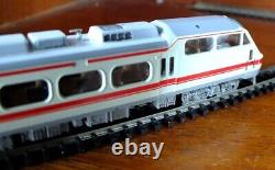 Tomix 92024 N gauge Meitetsu 8800 electric two-car set in red and cream