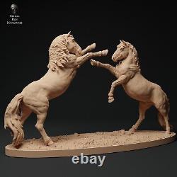 Chevaux de modèle en résine Breyer se battant, ensemble de deux chevaux Konik - Résine blanche 1/9 Tradition