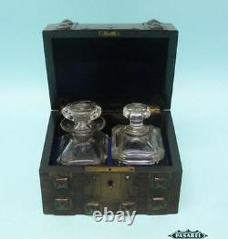 Coffret De Parfum Français Antique Avec Deux Bouteilles En Cristal Vers 1850