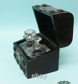 Coffret De Parfum Français Antique Avec Deux Bouteilles En Cristal Vers 1850