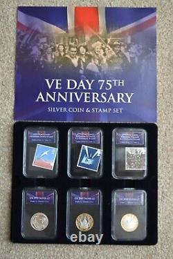 En français, cela se traduirait par: Ensemble de pièces commémoratives et timbres du 75e anniversaire de la Victoire en Europe (VE) (3 x 2 livres sterling) Collection