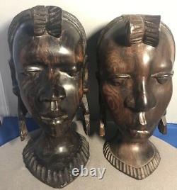 Ensemble De Deux Statuettes De Tête Sculptées À La Main En Bois Lourd Africain Du 19ème Siècle