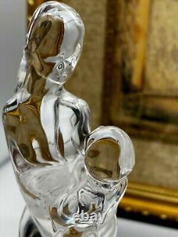 Ensemble de deux magnifiques figurines en verre taillé cristal Dame avec enfant fabriquées en Italie.