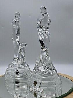 Ensemble de deux magnifiques figurines en verre taillé en cristal représentant une dame avec enfant, fabriquées en Italie.