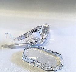 Ensemble de figurines vintage en cristal transparent à deux pièces sur un sceau à glace