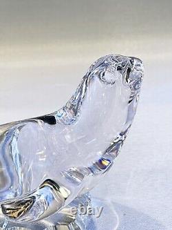 Ensemble de figurines vintage en cristal transparent à deux pièces sur un sceau à glace