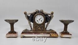 Ensemble de garniture de horloge Art Déco avec deux danseurs de balles par P. Sega