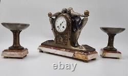 Ensemble de garniture de horloge Art Déco avec deux danseurs de balles par P. Sega