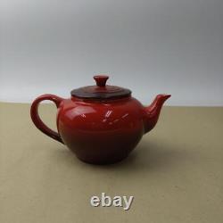 Ensemble de théière et deux tasses Le Creuset en boîte rouge cerise