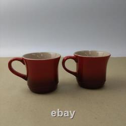 Ensemble de théière et deux tasses Le Creuset en boîte rouge cerise