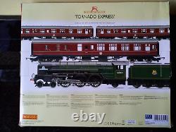 Ensemble de trains Hornby Railways TORNADO EXPRESS avec locomotive A1 et 3 voitures