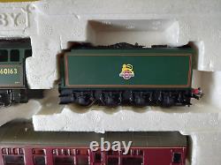 Ensemble de trains Hornby Railways TORNADO EXPRESS avec locomotive A1 et 3 voitures