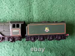 Ensemble de trains Hornby Railways TORNADO EXPRESS avec locomotive A1 et 3 voitures