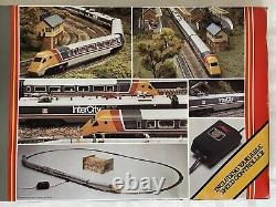 Ensemble de trains de collection Hornby Railways R. 543 Advanced Passenger Train incomplet mais en très bon état (VGC)