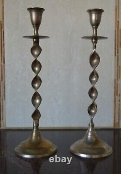Ensemble rare de deux porte-bougies vintage en métal d'Israël de 11,5 cm en provenance de Jérusalem