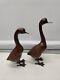 Ensemble Vintage De Deux Statues En Laiton Coulé Représentant Des Oies Canards D'oiseaux