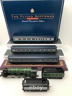 Ensembles de wagons et de tenders doubles de Hornby OO RR089 / R098Flying Scotsman Enterprises Coaches & Double Tender