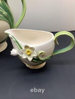 Fête au jardin de la compagnie de deux Narcissus Teapot avec couvercles à sucre et crémier NOS