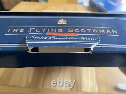 Hornby R098 Flying Scotsman Enterprises Avec Deux Offres Et Trois Ensembles D'entraîneurs