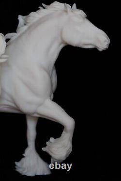 Modèle de cheval Breyer taille 1/9 Paire de juments de trait Shire en résine blanche - Ensemble de deux