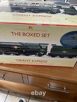 OO Hornby Venice Simplon Express BR 462 Pullman Locomotive Train R1038<br/>  <br/>			
Translation in French: OO Hornby Venise Simplon Express BR 462 Pullman Locomotive Train R1038