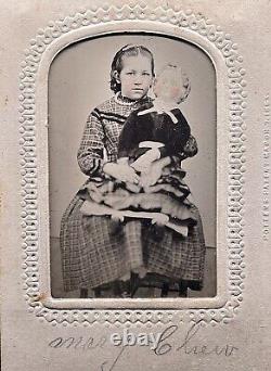Portraits assortis et identifiés rares sur ferrotype d'une fille et de sa poupée à tête de citrouille