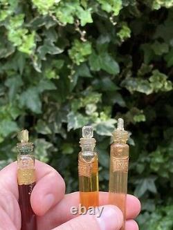 RARE Antique Edwardian Set Of Perfumes Two Nearly Unused Made In Grasse <br/>? <br/> 	 
	RARE Ensemble de parfums anciens de l'ère édouardienne, deux presque inutilisés, fabriqués à Grasse