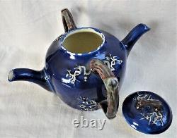 RARE & FABULEUX Antique TWIN SPOUT Wedgwood Majolica Théière Bleue Cobalt, 1889