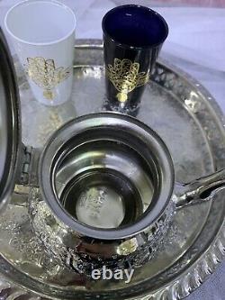 Service à thé marocain fait à la main, avec théière en argent, plateau et deux verres en forme de main de Hamsa