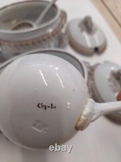 Service de deux soupières vintage en céramique Copeland avec louche et dessous de plat ovale