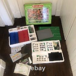 Subbuteo 60250 Édition Grandstand Deux Plateaux Coffret Très Rare des Années 1990 Incomplet