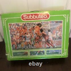 Subbuteo 60250 Édition Grandstand Deux Plateaux Coffret Très Rare des Années 1990 Incomplet