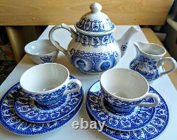 Thé pour deux Broadhurst Lady Diana Mariage 1981 Service à thé bleu et blanc avec 2 tasses