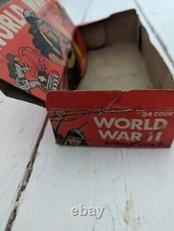 Très rare boîte de chewing-gum de la Seconde Guerre mondiale et jeu complet de 88 cartes. 1965 PCGC