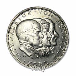 Un ensemble de deux médailles d'argent de 1928 provenant d'Allemagne en l'honneur de la première traversée Est/Ouest de l'Atlantique