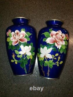 Vases Antiques Japonais De Rose Florale De Cloisonne Bleu Cobalt Rare, Ensemble De Deux